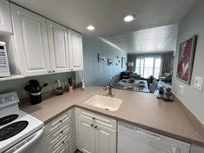 Microonde, piano cottura, lavastoviglie