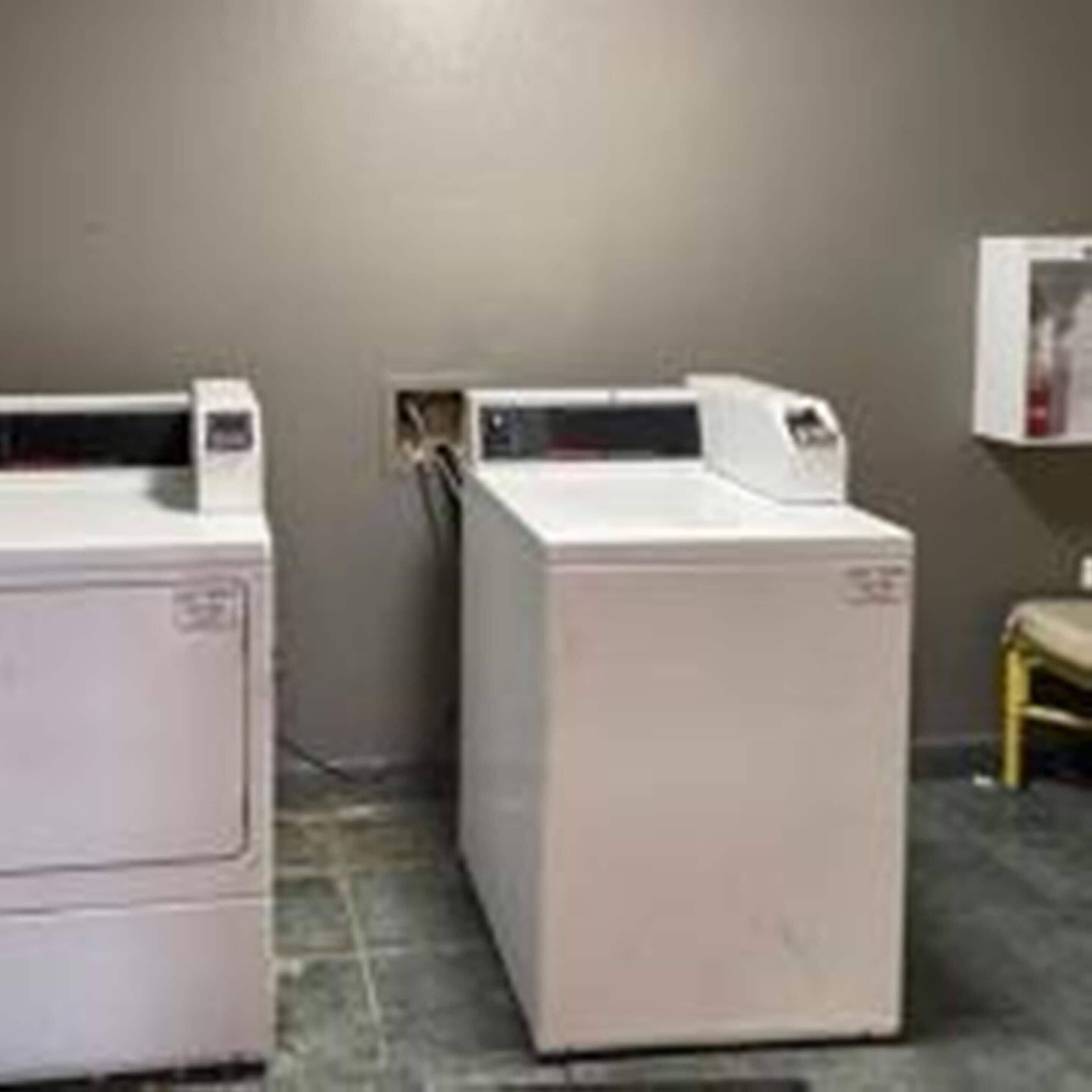 Schreibtisch, laptopgeeigneter Arbeitsplatz, kostenloses WLAN