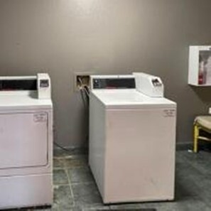 Desk, laptop workspace, free WiFi, bed sheets - Studio 6 Texarkana, Tx (Texarkana)