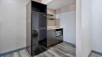 Full-size fridge, microwave