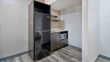 Full-size fridge, microwave