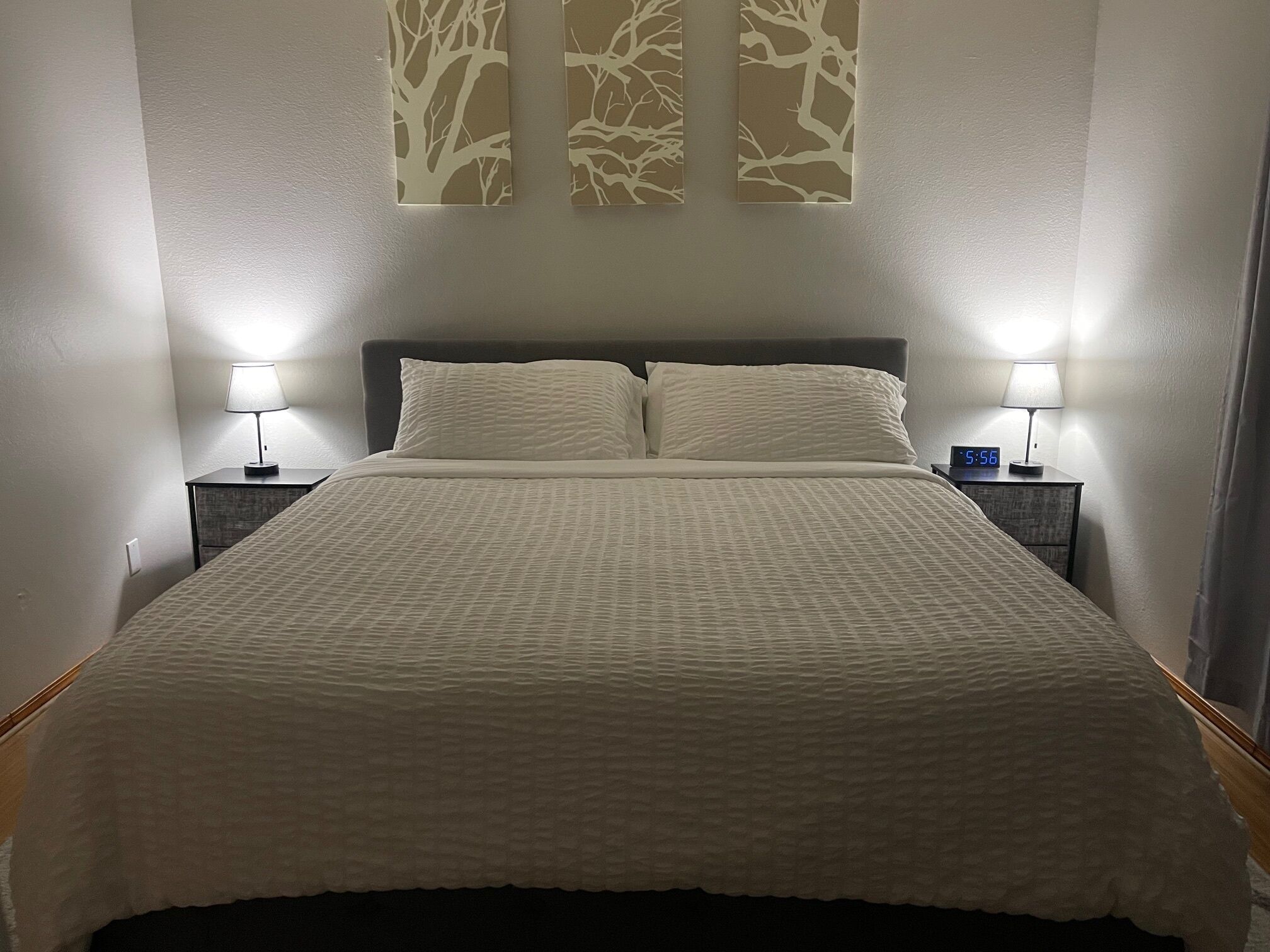 4 bedrooms, desk, iron/ironing board, travel crib