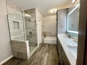 Shower, hair dryer, bidet, towels