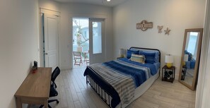 1 bedroom, travel cot, WiFi, bed sheets - Spacious 3 Bedroom with Garage easy walk to Downtown Stuart and Riverfront Park. (Stuart)