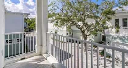 Luxe 1 Bedroom Retreat Inter-coastal/Downtown Stuart
