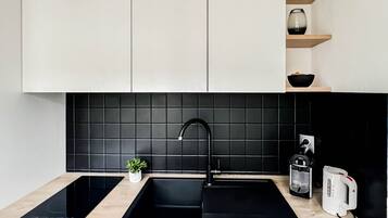 Fridge, microwave, oven, coffee/tea maker