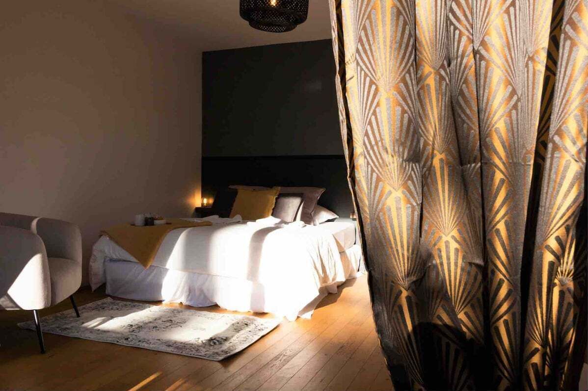 Silitysrauta/-lauta, ilmainen Wi-Fi, vuodevaatteet