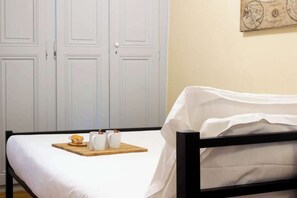 1 camera, ferro/asse da stiro, Wi-Fi gratuito, lenzuola