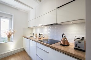 Frigorifero, microonde, forno, lavastoviglie