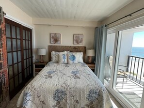 2 bedrooms, iron/ironing board, free WiFi, bed sheets - Beach Escape 2 bedroom/2 bath with amazing views! (Galveston)