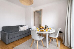 Dining - Martine a Annecy parking vue magnifique (Annecy)