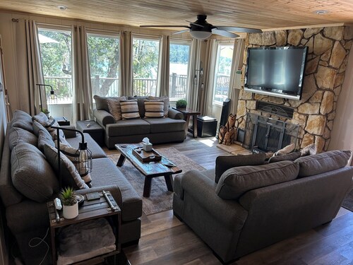 Paradise Cove with Lake Views Private dock & rooftop deck