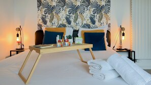 Iron/ironing board, free WiFi, bed sheets