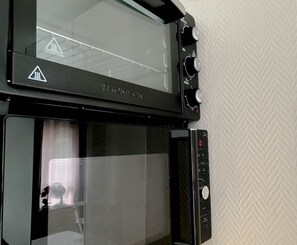 Four à micro-ondes