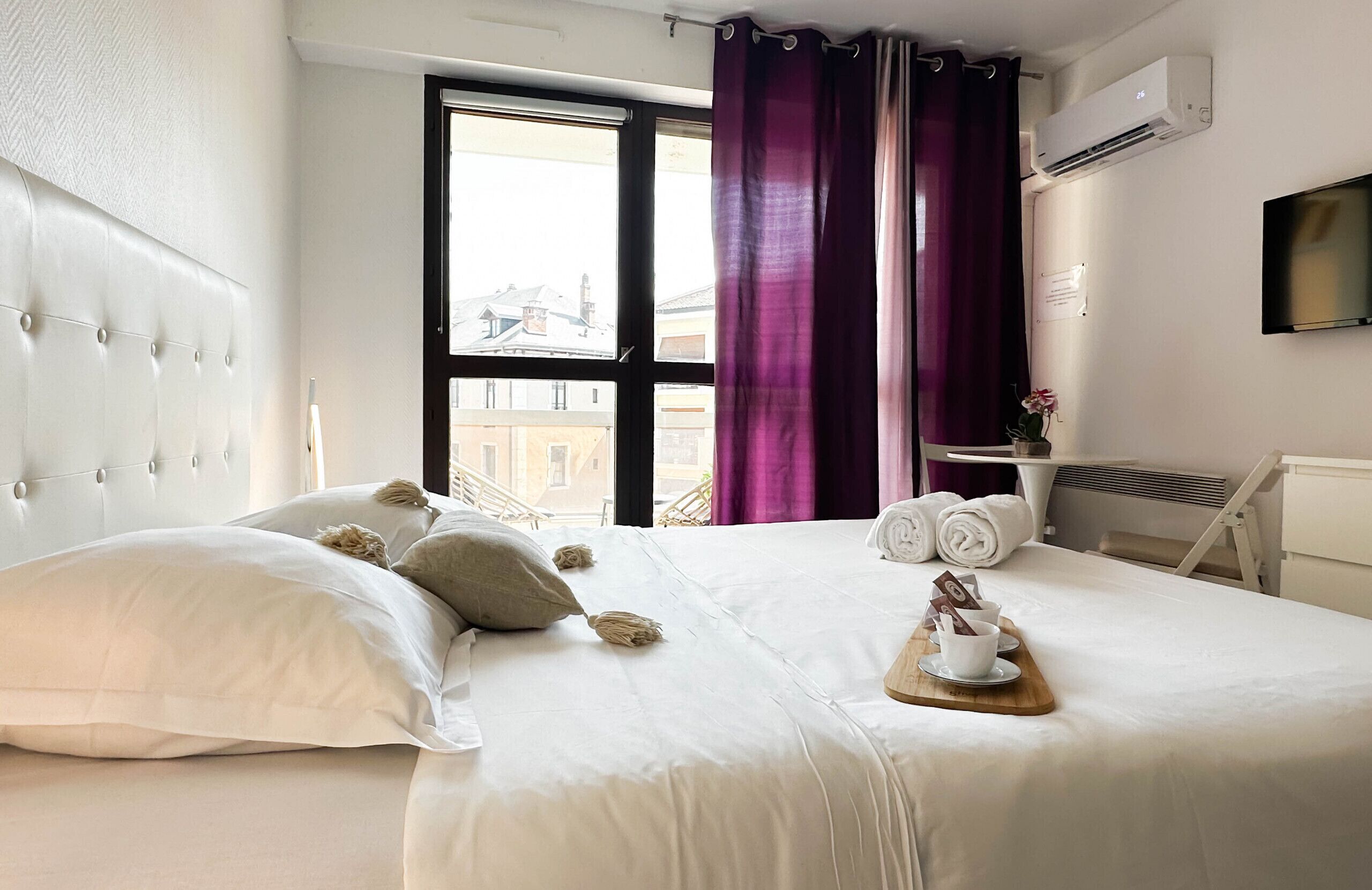 Een strijkplank/strijkijzer, gratis wifi, beddengoed