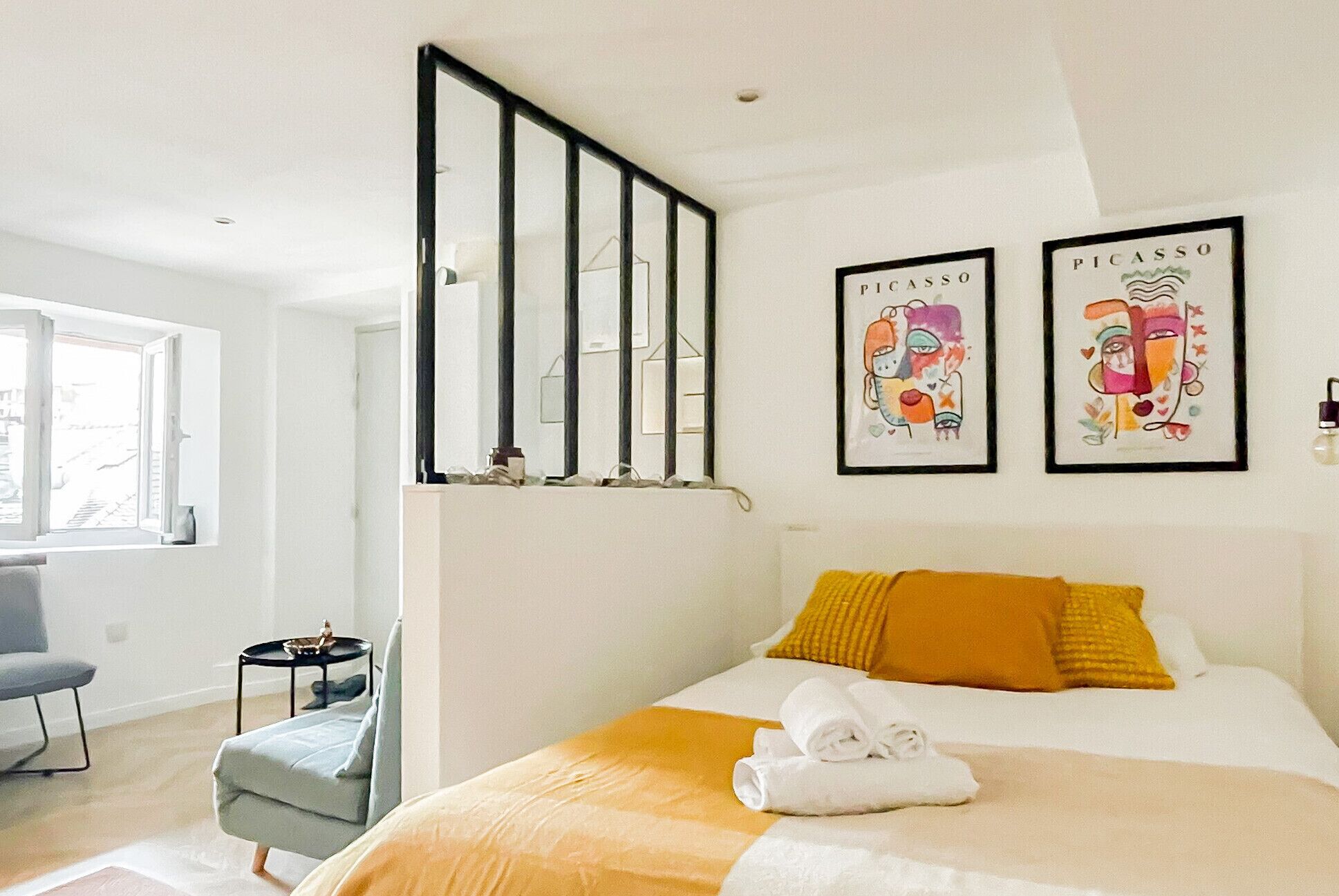 Iron/ironing board, free WiFi, bed sheets