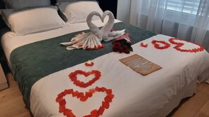 Iron/ironing board, free WiFi, bed sheets