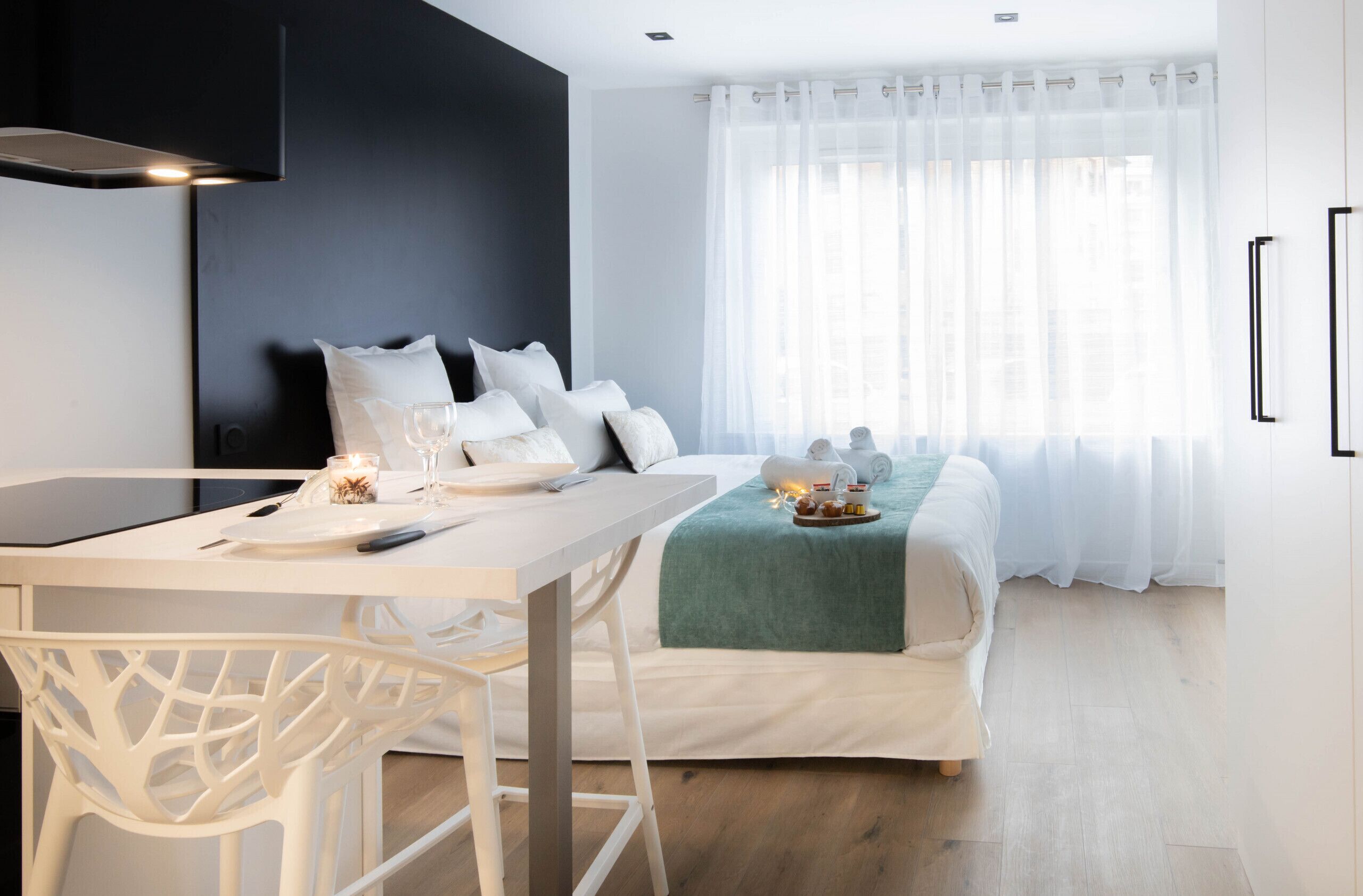 Iron/ironing board, free WiFi, bed sheets