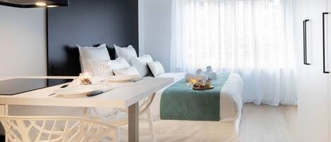 Iron/ironing board, free WiFi, bed sheets