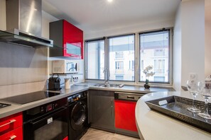 Frigorifero, microonde, forno, lavastoviglie