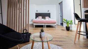 Bügeleisen/Bügelbrett, kostenloses WLAN, Bettwäsche