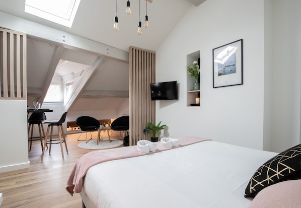 Fer et planche à repasser, Wi-Fi gratuit, draps fournis