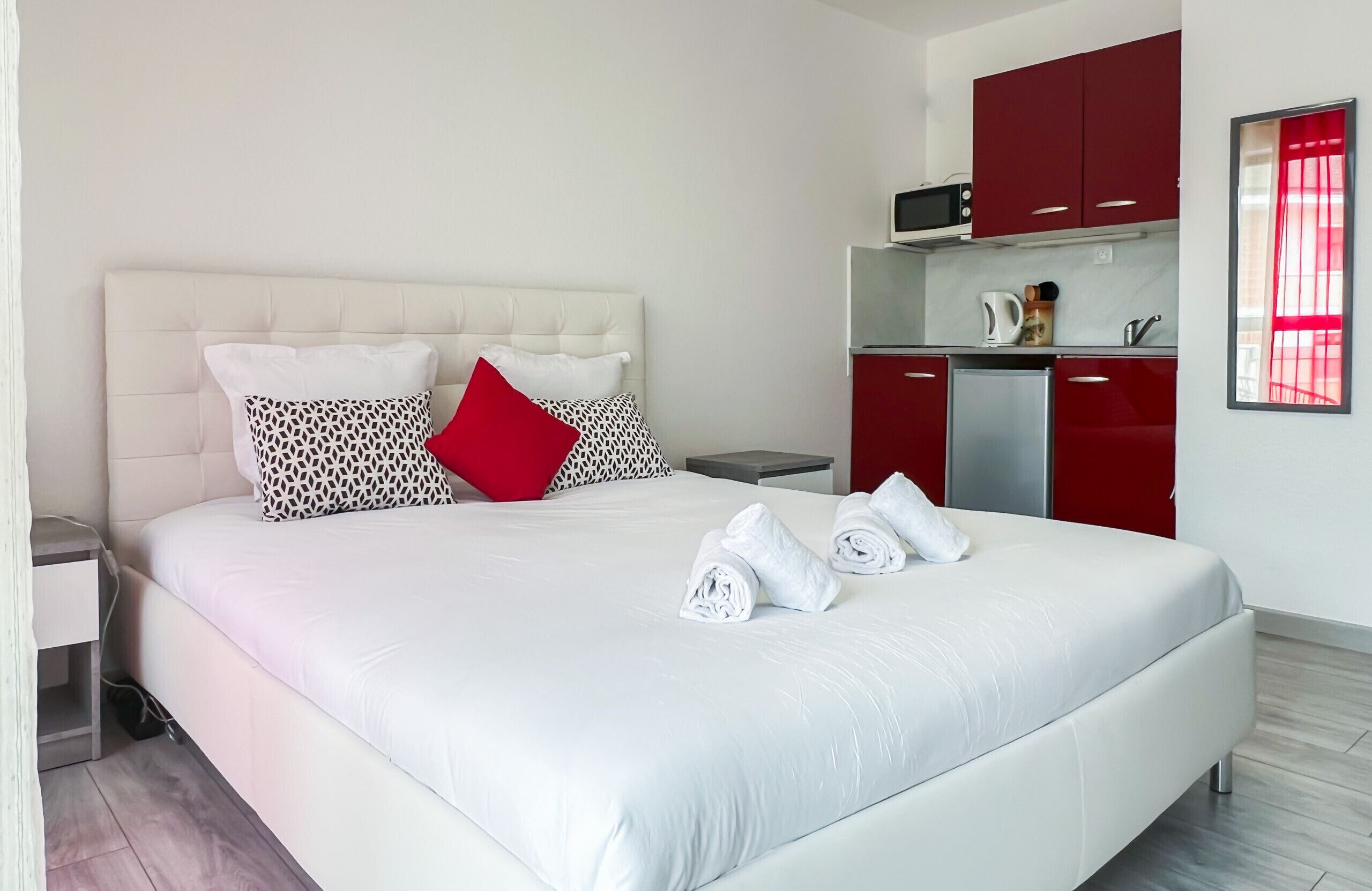 Fer et planche à repasser, Wi-Fi gratuit, draps fournis