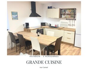 Fridge, microwave, oven, dishwasher - Rainbow rue carnot 4 adultes et 1 enfant (Annecy)