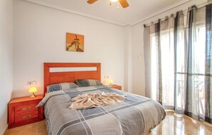 4 bedrooms, travel crib, free WiFi, bed sheets