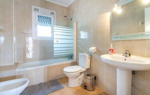 Bathtub - 4 bedroom lovely home in Ciudad Quesada (Ciudad Quesada)