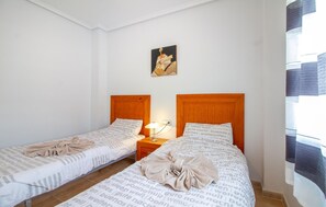 4 soverom, reiseseng for barn, wi-fi (inkludert) og sengetøy