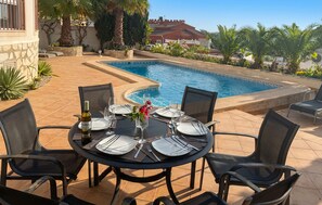 Outdoor dining - Beautiful home in Ciudad Quesada (Ciudad Quesada)
