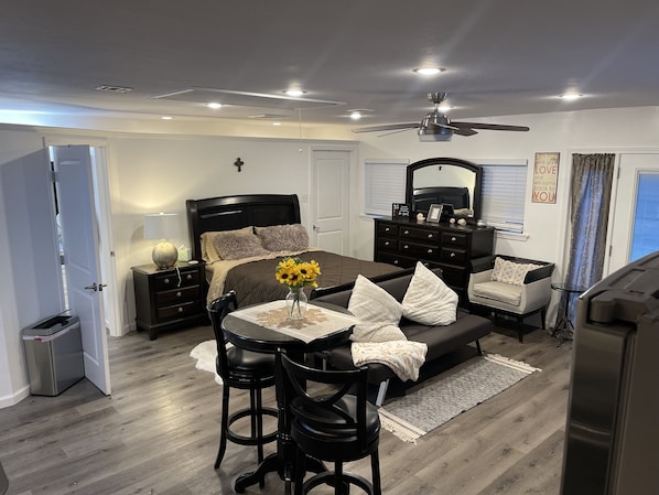 1 bedroom, WiFi, bed sheets