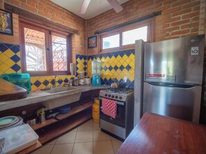 Oven, stovetop, coffee/tea maker, toaster