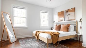 3 bedrooms, desk, iron/ironing board, travel cot