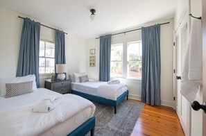 3 bedrooms, hypo-allergenic bedding, memory foam beds, desk