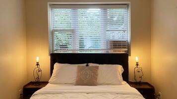 2 bedrooms, desk, iron/ironing board, travel crib