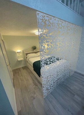 2 bedrooms, in-room safe, iron/ironing board, travel crib