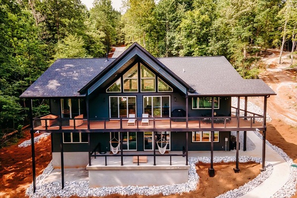 House - Lakeside View