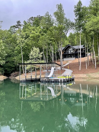LAKE FRONT - No Steps to Lake, Quiet Cove, Big Creek -Seasonal Water