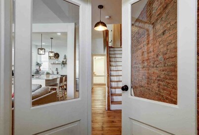 Beautiful Boho Villa on Vine in the heart of Lancaster