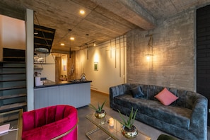 55-inch Smart TV with digital channels, TV, Netflix - Nido Sky (Medellín)