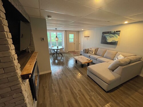 Chalet Condo sur le Bord de L'eau Avec Quai Magog