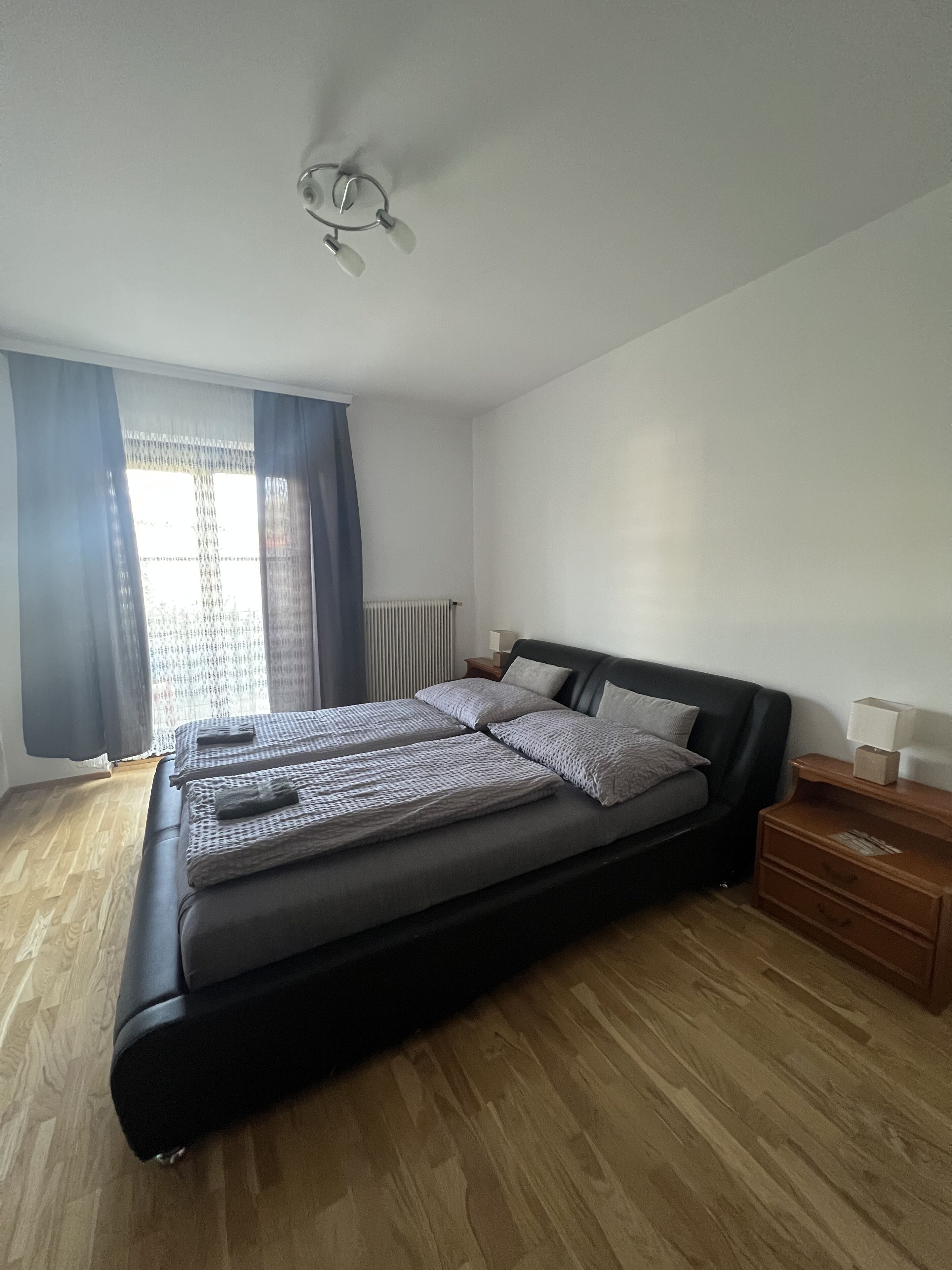 9 bedrooms, desk, travel crib, free WiFi