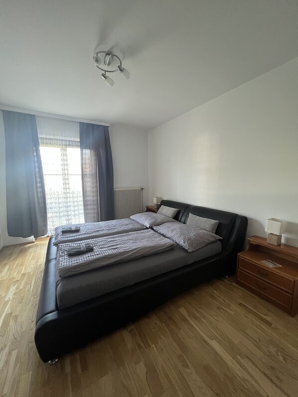 9 chambres, bureau, lit parapluie, Wi-Fi gratuit