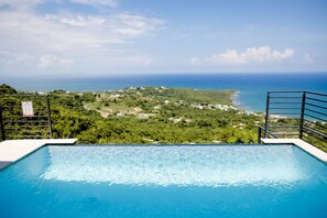 A heated pool - Private 2BR/2.5 BA W. Ocean View & Infinity Pool (Yabucoa)