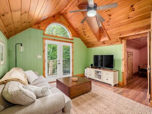 TV, fireplace, DVD player, stereo