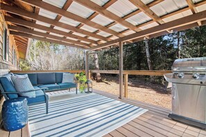 Terrace/patio - Cozy Cabin | Firepit | Hood Canal | ONP (Hoodsport)