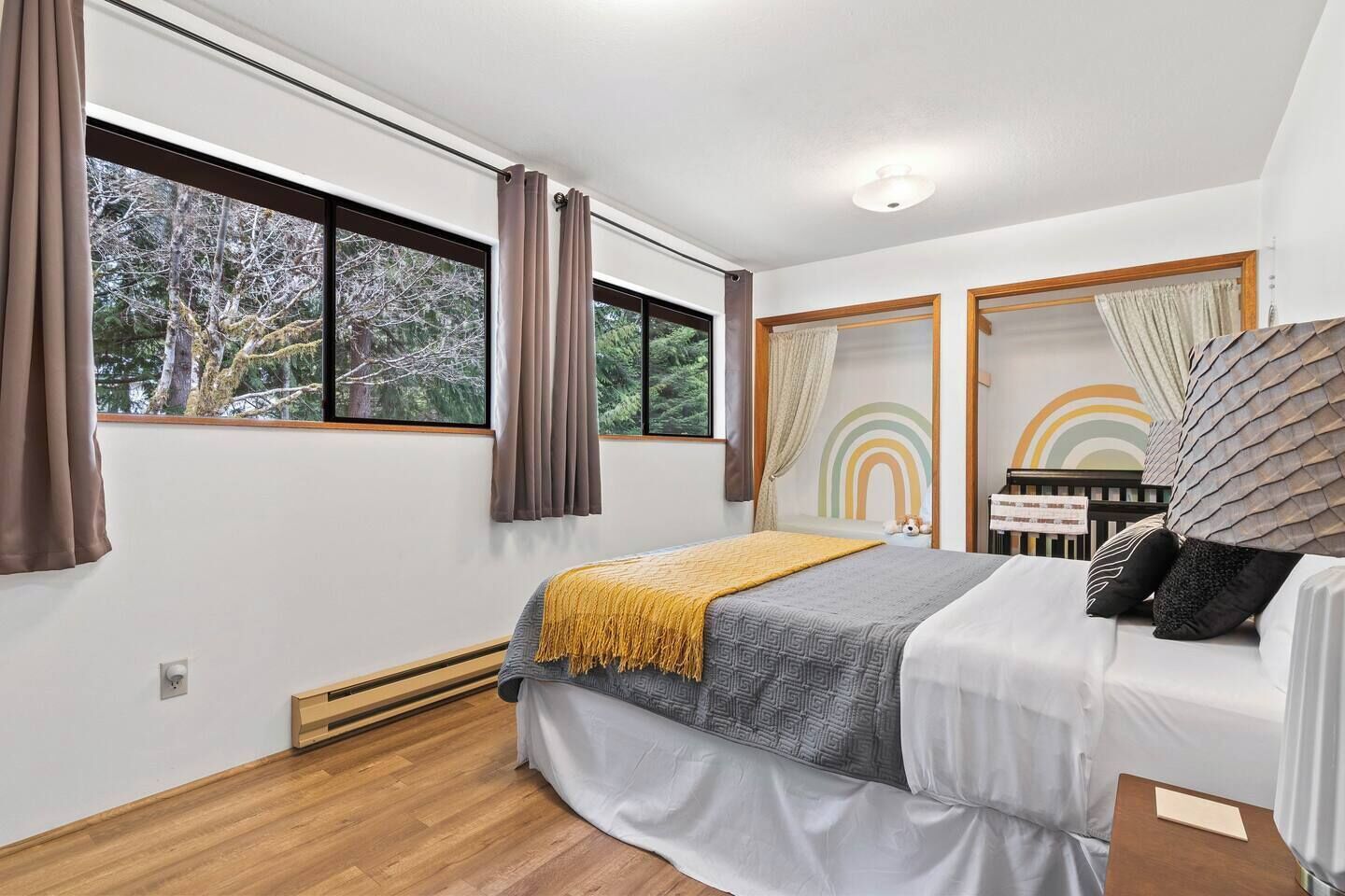 2 室のベッドルーム、アイロン / アイロン台、旅行用ベビーベッド、WiFi (無料)