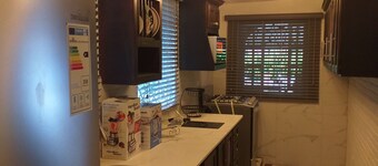 Hellshire king&queen beds 10 minutes walk from hellshire beach